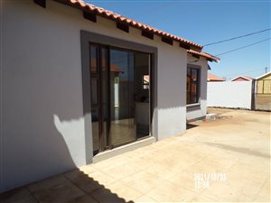 3 Bed House in Golden Gardens