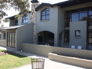 3 Bed House in Hartenbos Landgoed