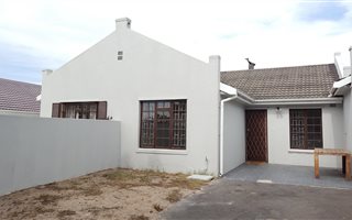 2 Bedroom House in Tableview