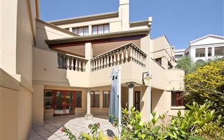 4 Bedroom Apartment in Hyde Park