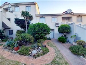 2 Bed Apartment in Gordons Bay Central
