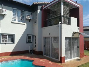 4 Bed Townhouse in Oukraal Estate