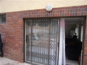 2 Bed Garden Cottage in Yellowwood Park