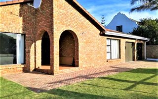 3 Bedroom House in Kamma Park