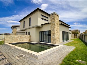5 Bed Duet in Six Fountains Estate