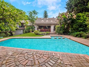 4 Bed House in Victory Park