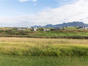 842 m² Land available in Kingswood Golf Estate