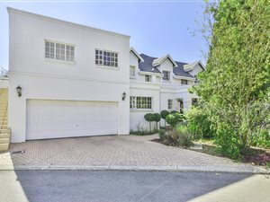 4 Bed House in Magaliessig