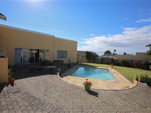 3 Bedroom House in Sunny Ridge