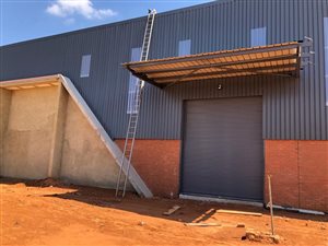 2000 m² Industrial space in Stormill