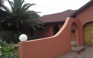 3 Bedroom House in Vanderbijlpark CE5