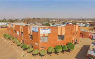 1200 m² Office Space in Temba