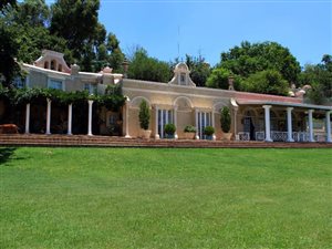 11 Bed House in Lanseria and surrounds