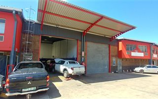 325 m² Industrial space in Mt Edgecombe