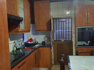 5 Bed House in Laudium