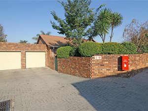 3 Bed Townhouse in Strubens Valley