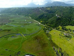 8674 m² Land available in Hoekwil