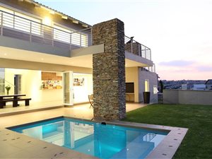 4 Bed House in Waterfall Country Village