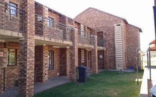 Bachelor apartment in Sagewood