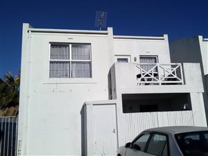 2 Bed Apartment in Muizenberg