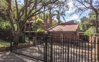 5 Bedroom House in La Montagne