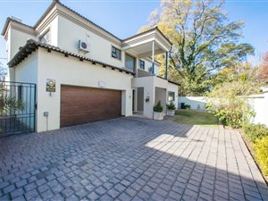 4 Bed House in Melrose