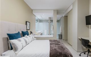 2 Bedroom Apartment in Rosebank