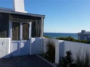 1 Bedroom Flat in Yzerfontein