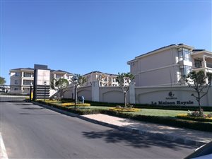 3 Bed Apartment in Carlswald North Estate