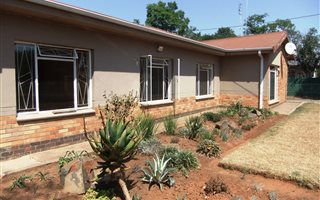 3 Bedroom House in Bayswater