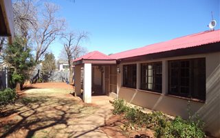 6 Bedroom House in Hadison Park
