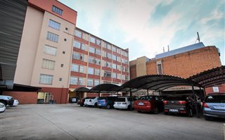 Bachelor apartment in Pretoria Central