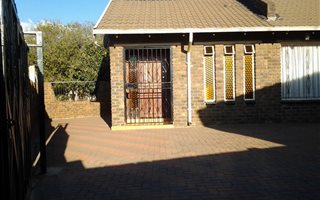 3 Bedroom House in Kwaguqa
