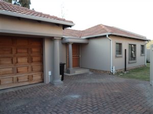 3 Bed Cluster in Pomona