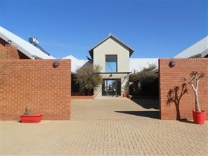 4 Bed House in Bainsvlei