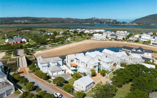 4 Bedroom House in Thesen Islands