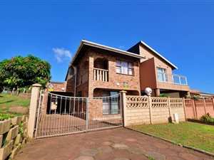 3 Bed House in Lotus Park