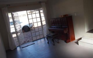 Loft in Melville