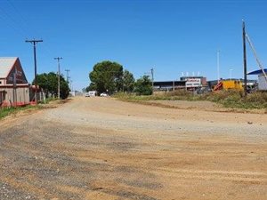 818 m² Industrial space in Estoire