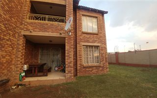 2 Bedroom Apartment in Karen Park
