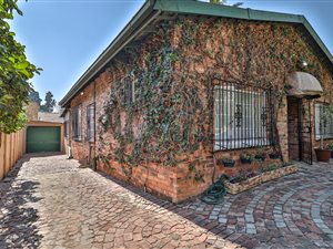 3 Bed House in Orchards
