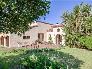 4 Bed House in Montclair