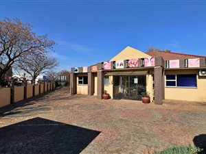 350 m² Commercial space in Northmead