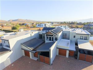 3 Bed House in The Islands Estate