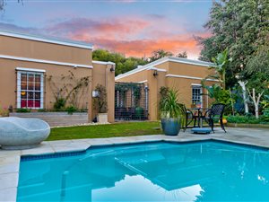 4 Bed House in Montclair