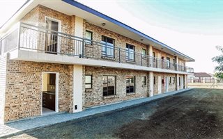 1 Bedroom Flat in Lourierpark