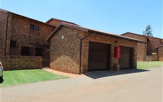 2 Bedroom Townhouse in Klopperpark