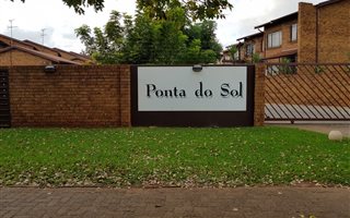 2 Bedroom Townhouse in Klopperpark