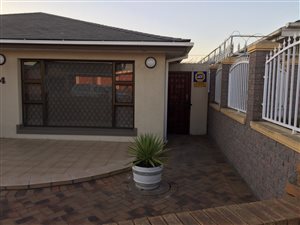 6 Bed House in Parow
