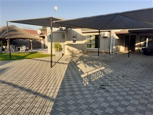 5 Bed House in Die Bos